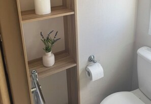 Bathroom - Caravan - Sleeps 7 - Parking (Lossiemouth)