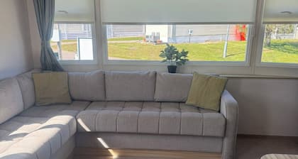 Caravan - Sleeps 6 - Parking
