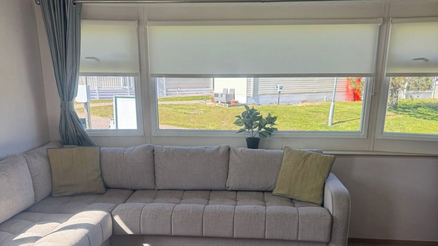Caravan - Sleeps 6 - Parking