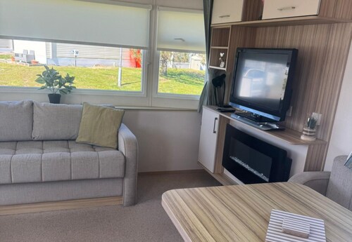 Caravan - Sleeps 6 - Parking