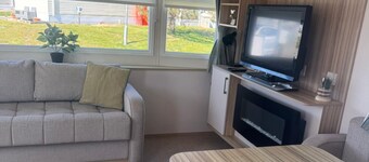Caravan - Sleeps 6 - Parking