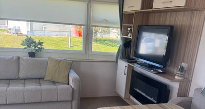 Caravan - Sleeps 6 - Parking