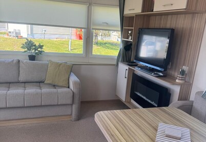 Caravan - Sleeps 6 - Parking