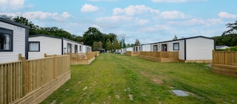 Charming caravan with terrace for 6