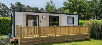 Charming caravan with terrace for 6