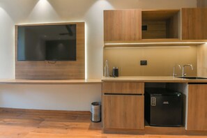 Superior Room, 2 Single Beds | Private kitchen - Melange Hotel - Golf course road (Gurugram)