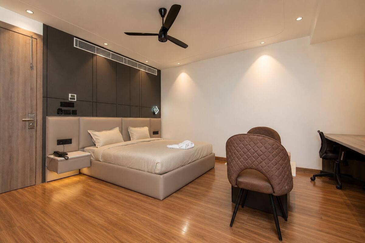 Standard Room, City View | Desk, laptop workspace, blackout curtains, soundproofing