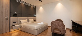 Melange Hotel - Golf course road