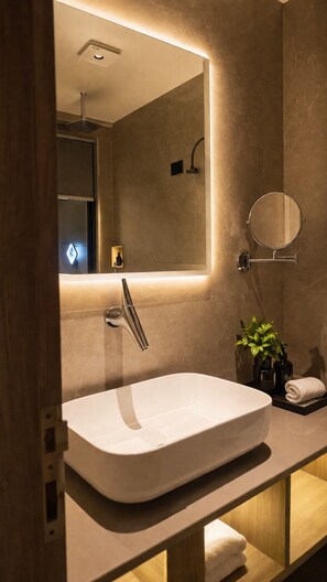 Bathroom - Melange Hotel By Dreamwood Cyber Hub  (Gurugram)