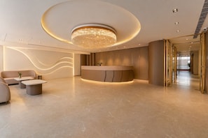 Reception - Melange Hotel - Golf course road (Gurugram)