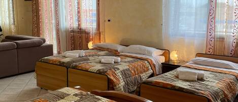 1 bedroom, WiFi, bed sheets