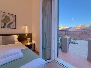 Deluxe Double Room, Patio, Courtyard View | Free WiFi - In Corte - Rooms in Florence (Firenze)