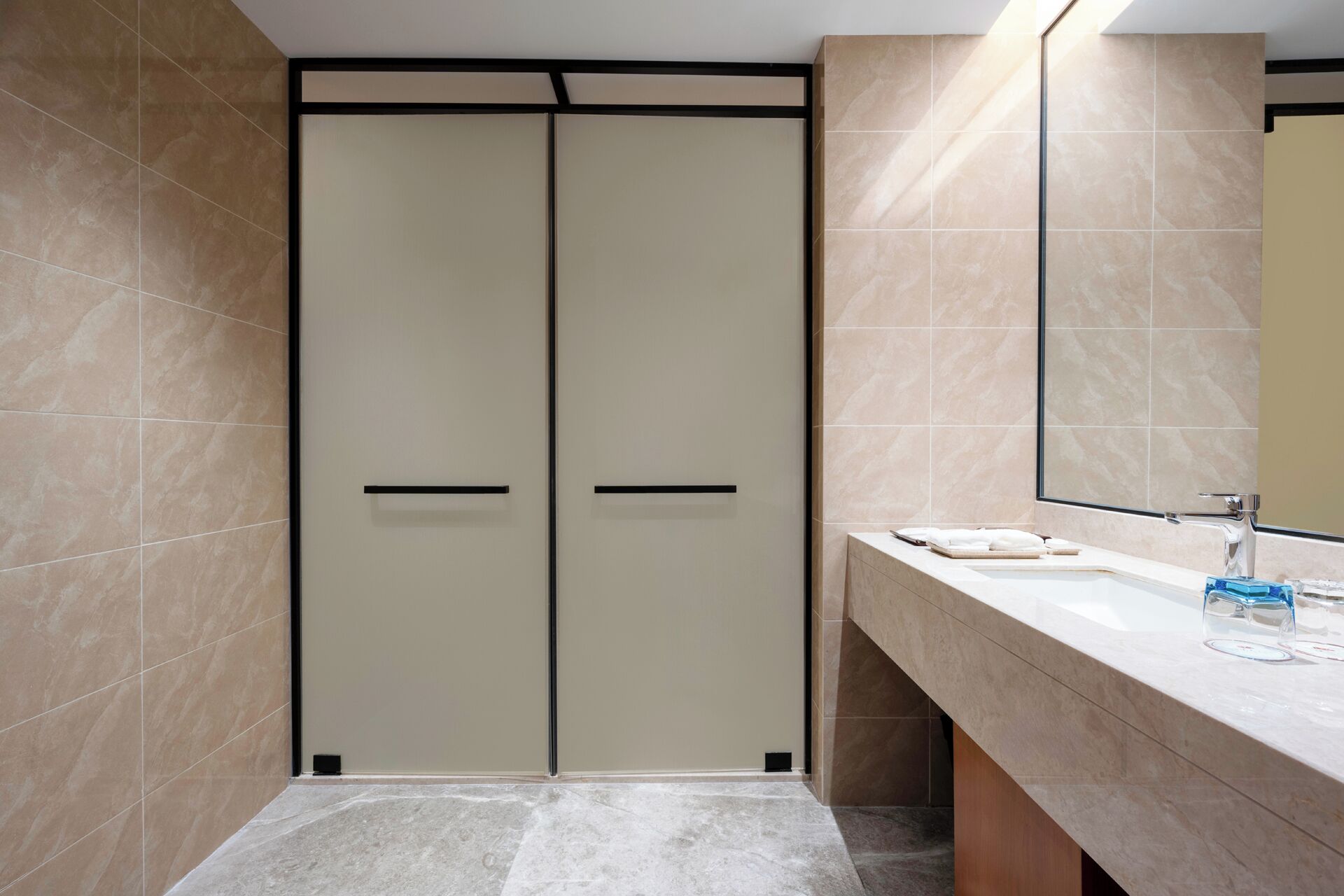 Basic Room | Bilik Mandi | Pengering rambut, jubah mandi, selipar, syampu 