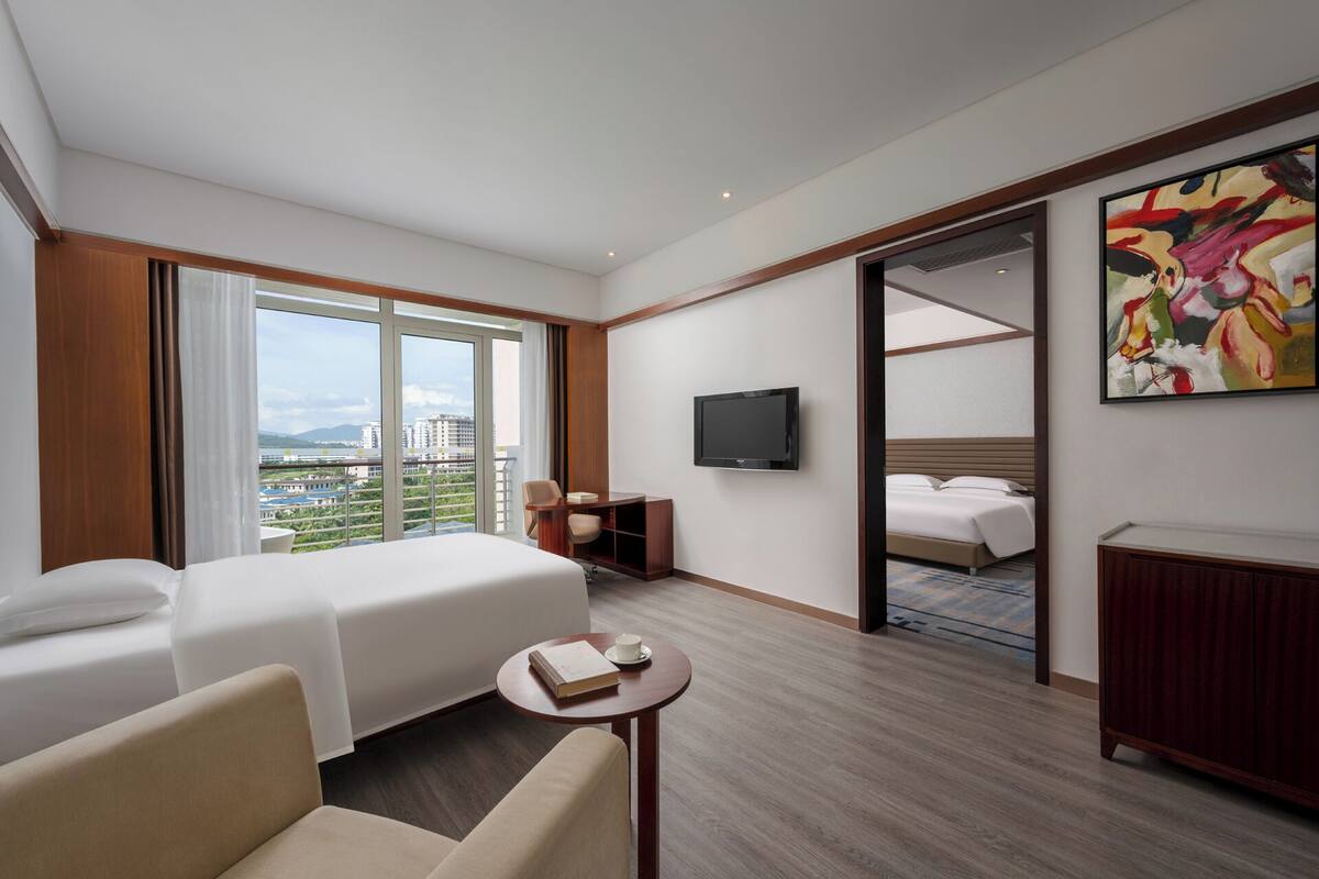 ห้องแฟมิลี่สตูดิโอสวีท, วิวภูเขา | โต๊ะทำงาน, Wi-Fi ฟรี, ผ้าปูที่นอน