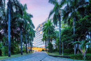 Exterior - Grand Soluxe Hotel & Resort Sanya (Sanya)