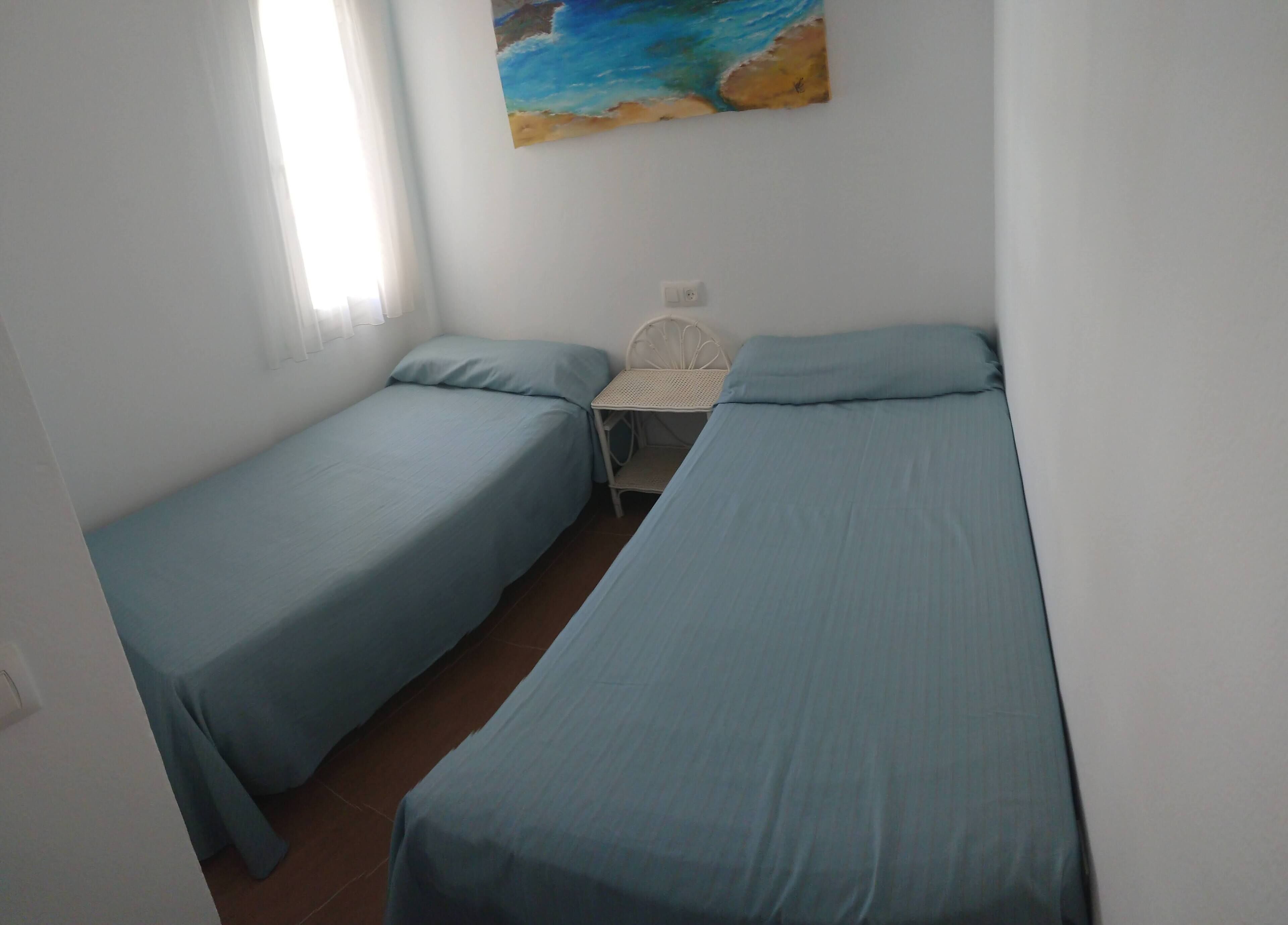Iron/ironing board, internet, bed sheets