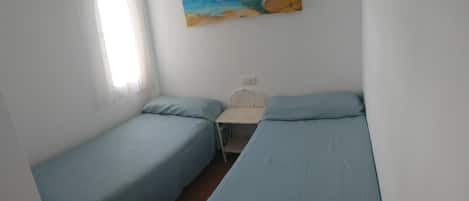 Iron/ironing board, internet, bed sheets
