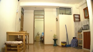 Executive Apartment, 1 Queen Bed, Kitchenette | Interior