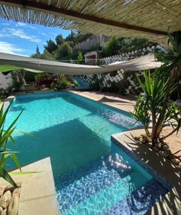 Pool - Beautiful villa themed room with large pool (draa ben khedda)