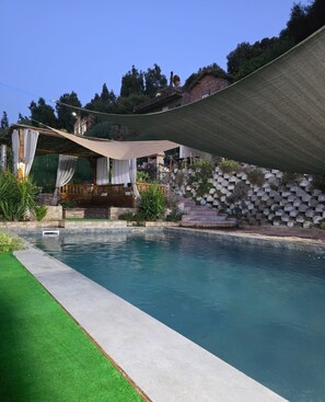 Pool - Beautiful villa themed room with large pool (draa ben khedda)