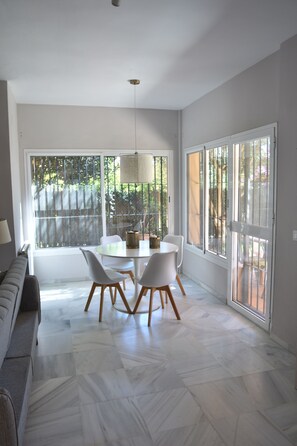 Dining - Vrbo Property (El Puerto de Santa María)