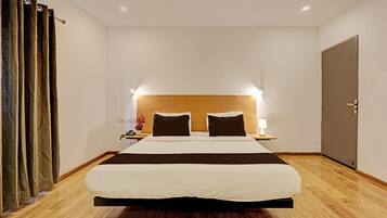 1 bedroom, desk, bed sheets