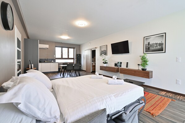 1 bedroom, WiFi, bed sheets