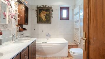 Shower, towels