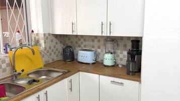 Shared Dormitory, 2 Bedrooms, Accessible, Smoking | Interior