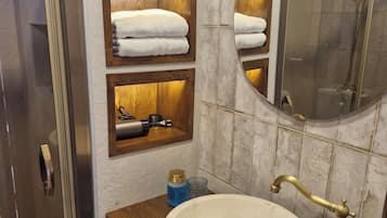Chambre Double, vue vallée | Salle de bain