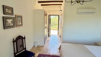 Deluxe Double Room, Valley View | Egyptian cotton sheets, premium bedding, blackout drapes, soundproofing