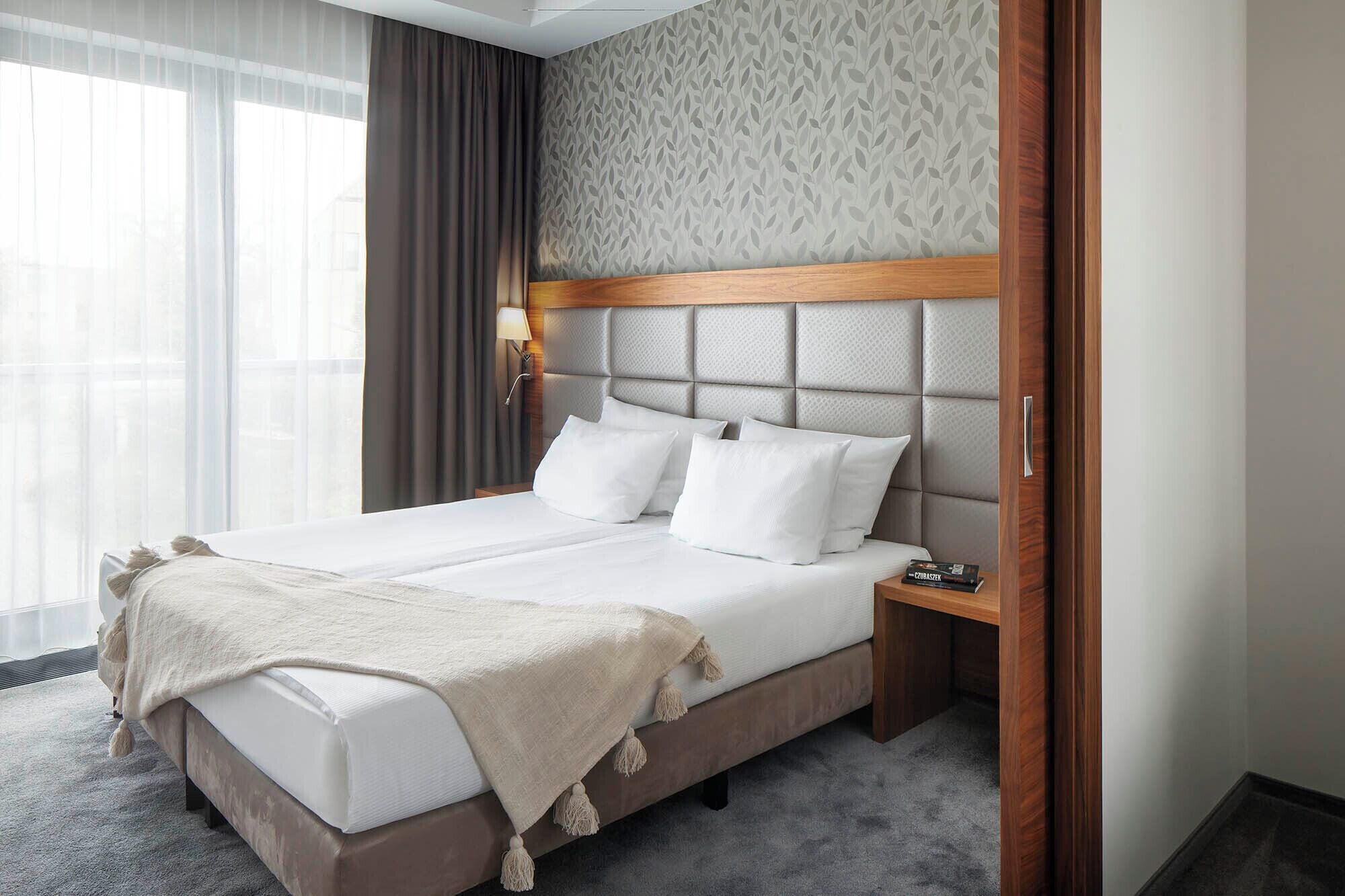 Standard Apartment | Hypo-allergenic bedding, soundproofing, iron/ironing board, free WiFi
