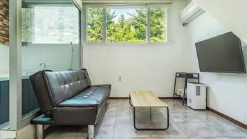 Basic Room, 1 Bedroom (sun101) | 1 bedroom, free WiFi