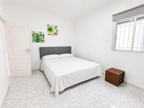 1 Schlafzimmer, Bügeleisen/Bügelbrett, Bettwäsche
