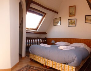 Internet, bed sheets - Family home on the Crozon Peninsula, dogs welcome, view of Brest Harbor (Lanvéoc)