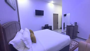 Basic Single Room, Garden View | Desk, laptop workspace, free WiFi