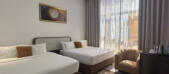 Shalom Hotel