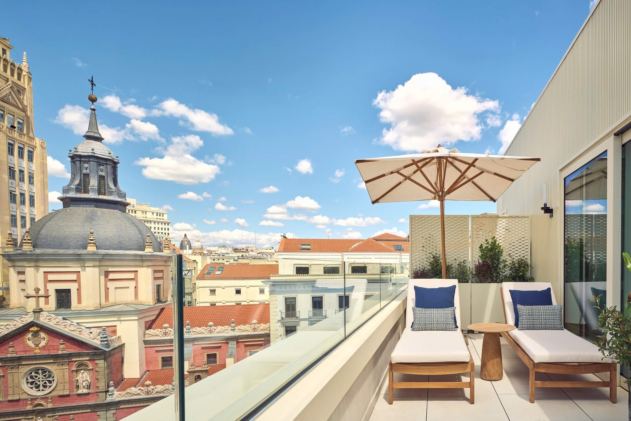Nobu Suite | Minibar, caja fuerte, cortinas opacas y sistema de insonorización
