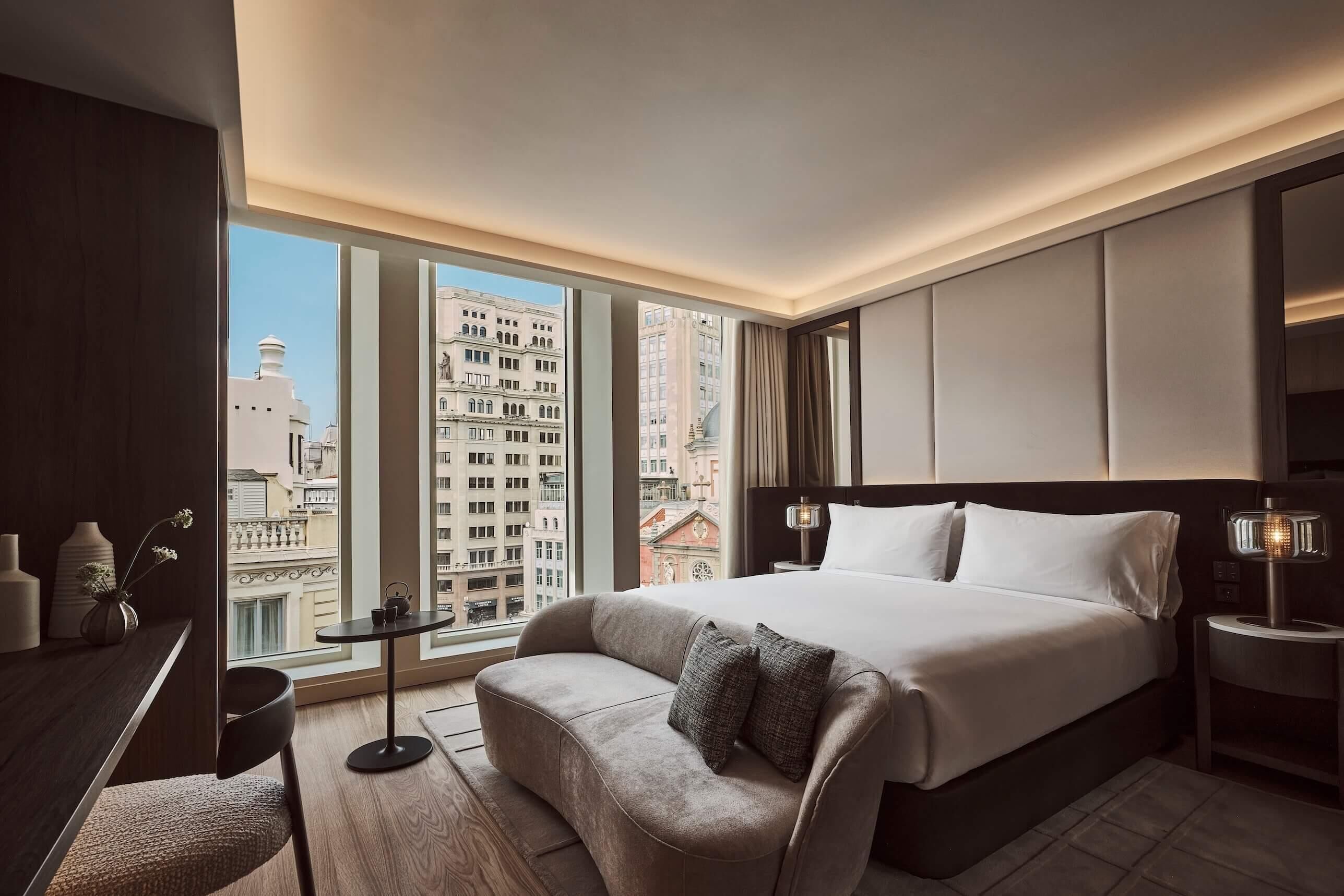Premium Room City View | Minibar, in-room safe, blackout drapes, soundproofing