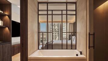 Premium Room City View | Bathroom | Hair dryer, bathrobes, slippers, towels
