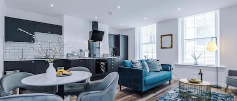 Classic Apartment, 2 Bedrooms | Interior