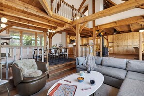 Smart TV, fireplace, video games, offices - Hot Tub + Outdoor Dining + Firepit | Bell Rock Trails | Timber & Rock Retreat (Sedona)