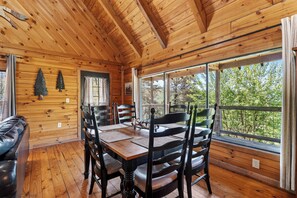 Dining - Private Hot Tub + Deck + Fire Pit + Mountain Views | Mins to Downtown (Townsend)