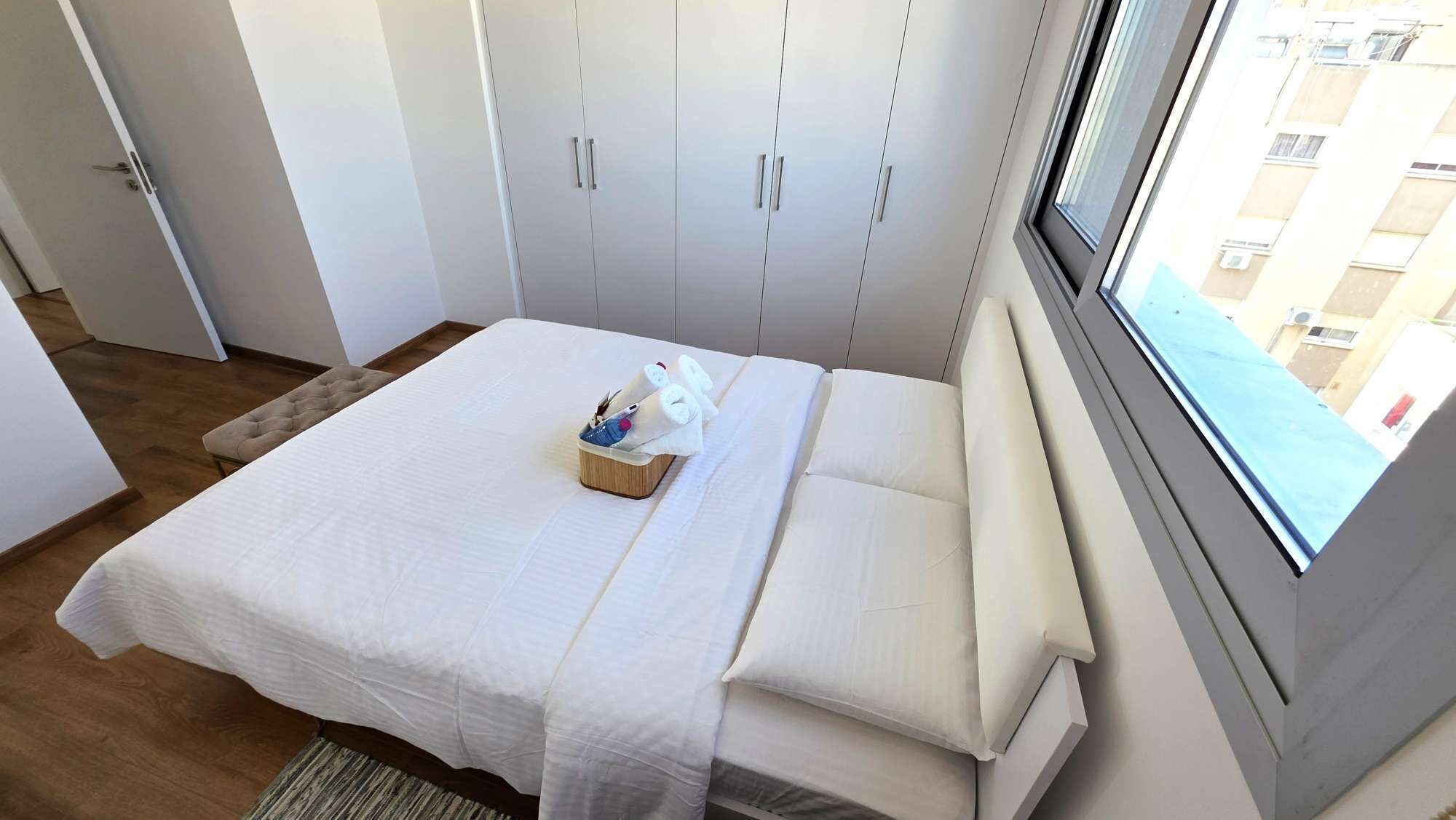 2 bedrooms, iron/ironing board, WiFi, bed sheets