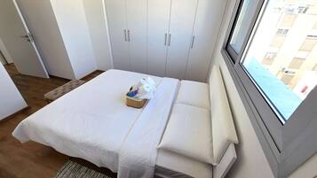 2 bedrooms, iron/ironing board, WiFi, bed sheets