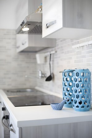 Fridge, microwave, oven, stovetop - Oasishome Holiday House near Porto Pino Beaches, Sleeps 5 (Porto Pino)