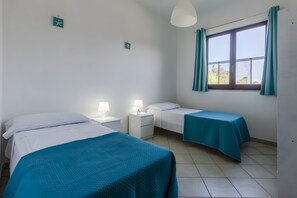 2 bedrooms, WiFi, bed sheets - Oasishome Holiday House near Porto Pino Beaches, Sleeps 5 (Porto Pino)