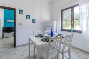Dining - Oasishome Holiday House near Porto Pino Beaches, Sleeps 5 (Porto Pino)