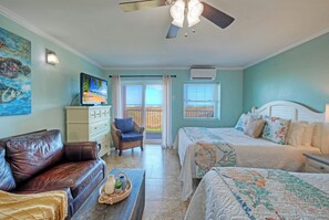 1 bedroom, free WiFi, bed sheets, wheelchair access - Walk to Beach + Boardwalk | Golf Cart Zone + Pool Access | Ocean View Efficiency (Port Aransas)