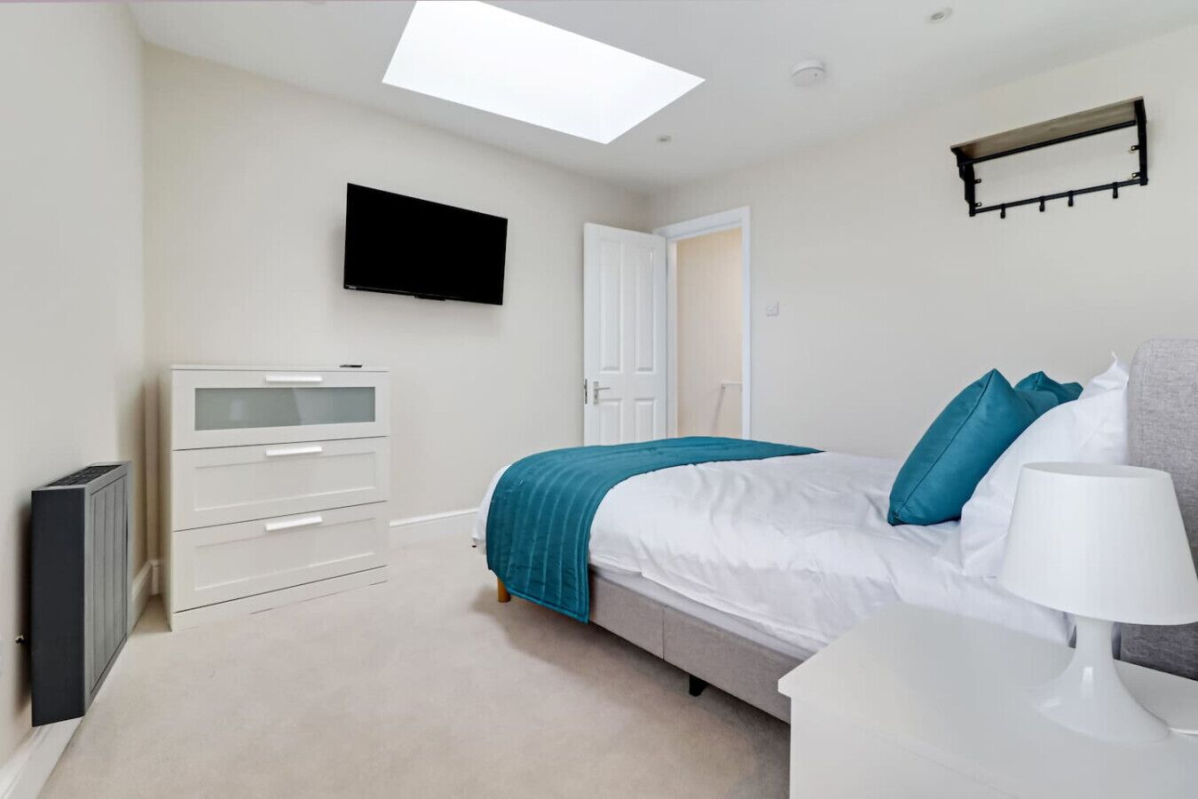 5 bedrooms, iron/ironing board, WiFi